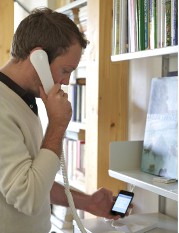 MM02 Moshi Moshi Curve Handset and weighted base - Comfort and Convenience